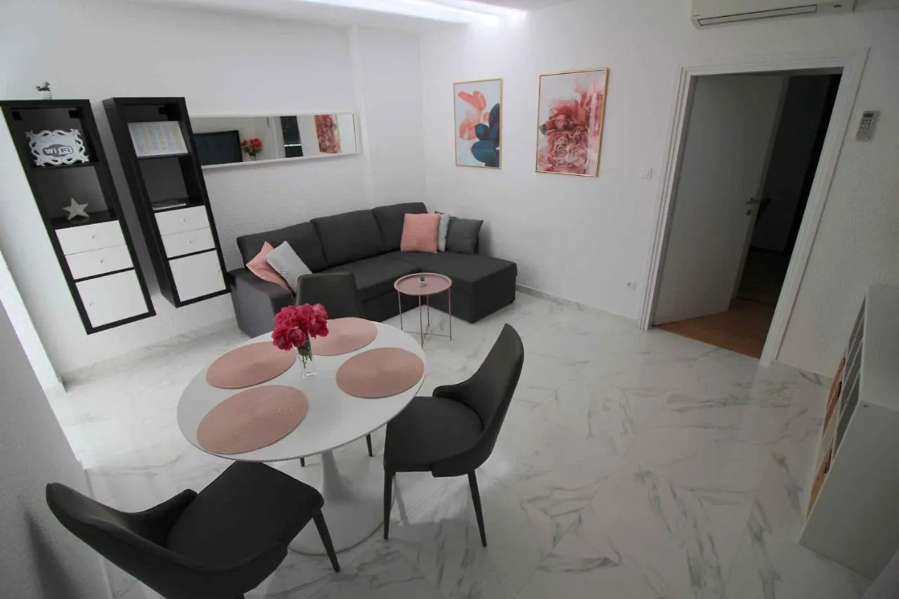 Apartment In Porec/Istrien 40339