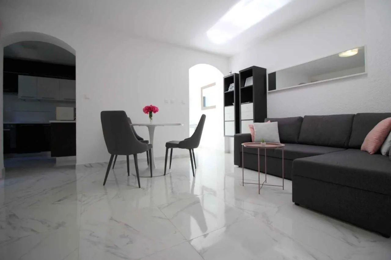 Apartment In Porec/Istrien 40339 0*, 포레치 크로아티아